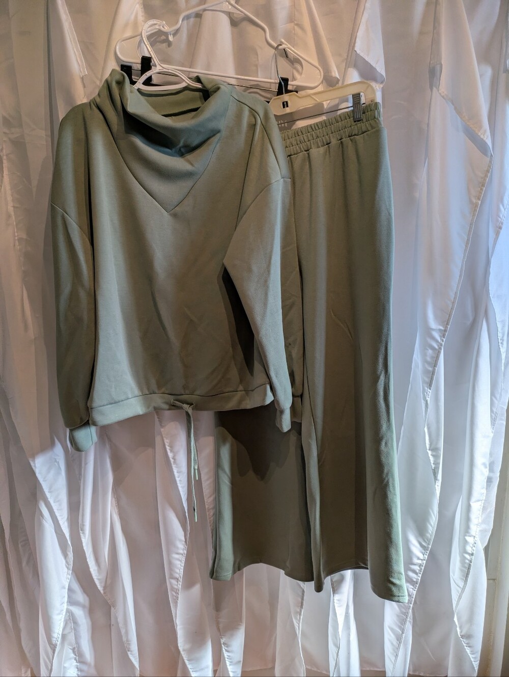 E3 Soft Sage Green 2-Piece Loungewear Set - Cowl Neck & Matching Pants - Size XL